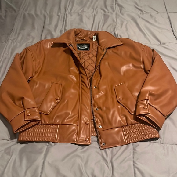 Levi’s Faux Leather Jacket - Picture 2 of 6